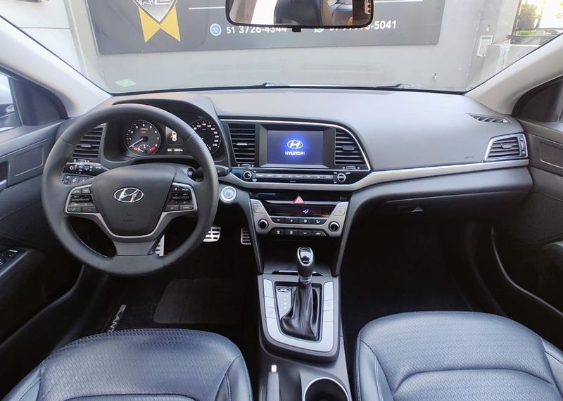 Hyundai Elantra Special Edit 2.0 16V 2016/2017 RENNER AUTOMÓVEIS LAJEADO / Carros no Vale Hyundai Elantra Special Edit 2.0 16V 2016/2017 RENNER AUTOMÓVEIS LAJEADO / Carros no Vale