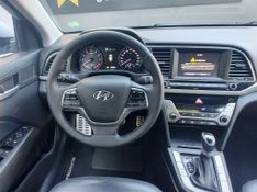 Hyundai Elantra Special Edit 2.0 16V 2016/2017 RENNER AUTOMÓVEIS LAJEADO / Carros no Vale
