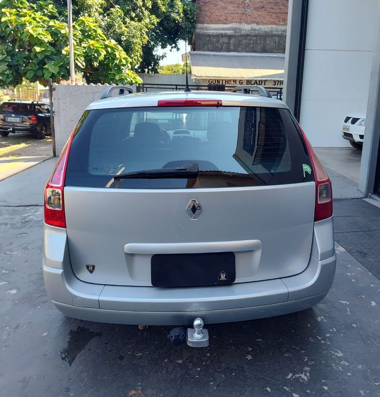 Renault Megane Grand Tour Dynam Hi 1.6 16V 2010/2011 RENNER AUTOMÓVEIS LAJEADO / Carros no Vale