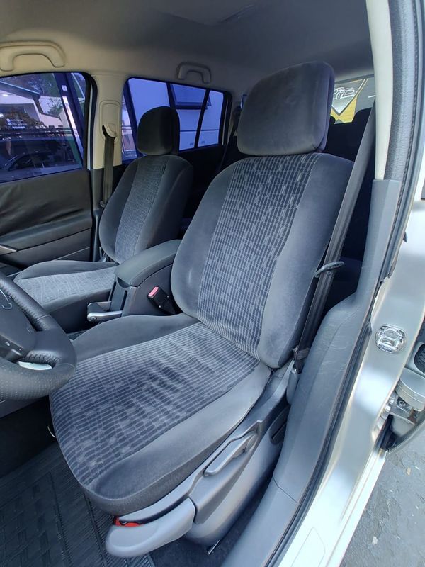 Renault Megane Grand Tour Dynam Hi 1.6 16V 2010/2011 RENNER AUTOMÓVEIS LAJEADO / Carros no Vale