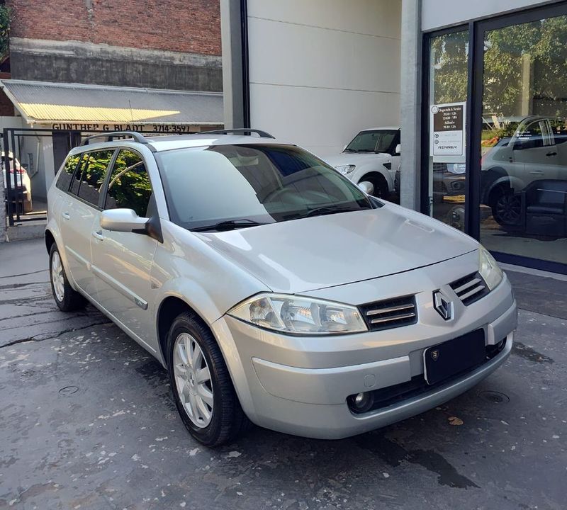 Renault Megane Grand Tour Dynam Hi 1.6 16V 2010/2011 RENNER AUTOMÓVEIS LAJEADO / Carros no Vale