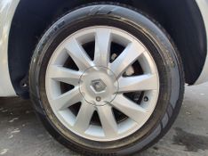 Renault Megane Grand Tour Dynam Hi 1.6 16V 2010/2011 RENNER AUTOMÓVEIS LAJEADO / Carros no Vale