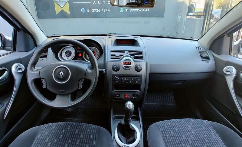 Renault Megane Grand Tour Dynam Hi 1.6 16V 2010/2011 RENNER AUTOMÓVEIS LAJEADO / Carros no Vale