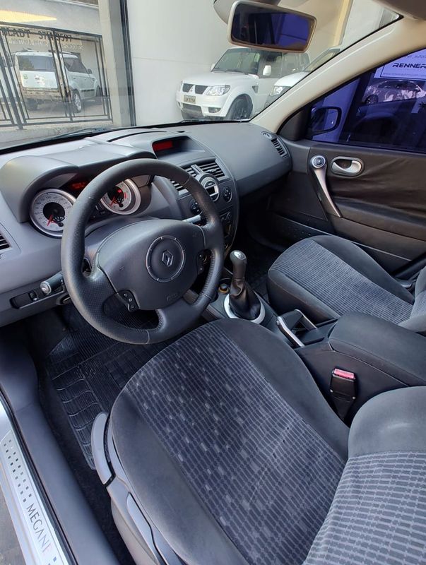 Renault Megane Grand Tour Dynam Hi 1.6 16V 2010/2011 RENNER AUTOMÓVEIS LAJEADO / Carros no Vale