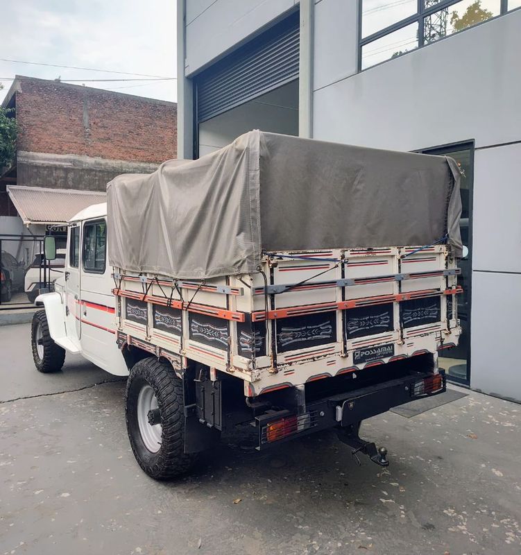 Toyota Band.Picape CD Chassi Longo 1999/2000 RENNER AUTOMÓVEIS LAJEADO / Carros no Vale