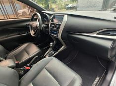 Toyota YARIS XLS 1.5 16V 2018/2019 RENNER AUTOMÓVEIS LAJEADO / Carros no Vale
