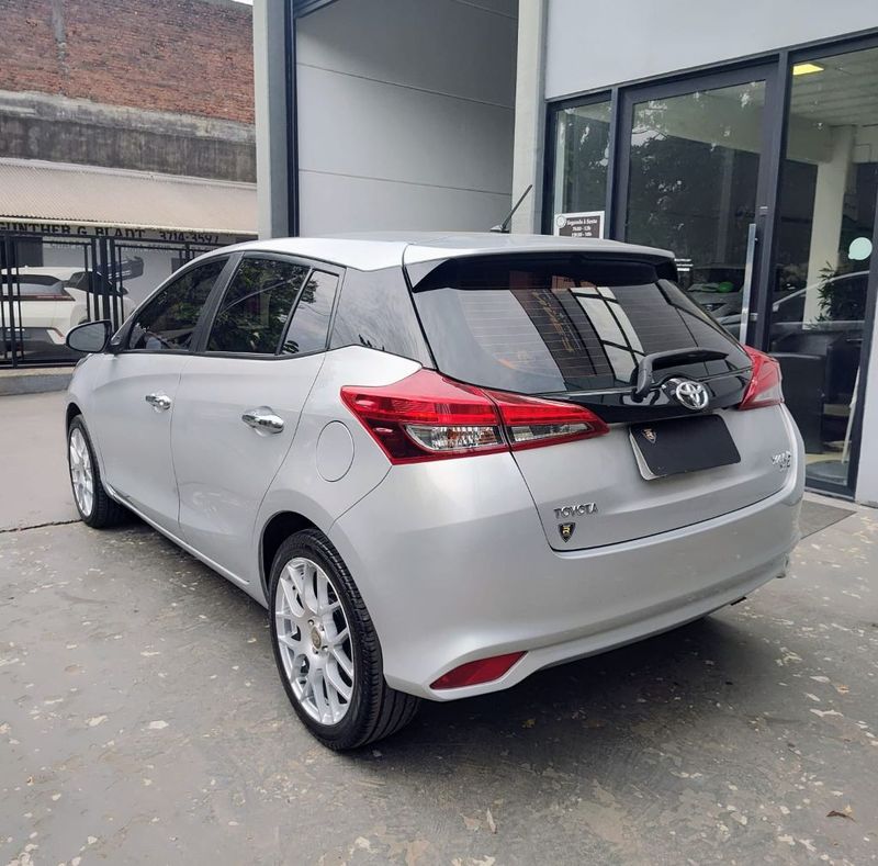 Toyota YARIS XLS 1.5 16V 2018/2019 RENNER AUTOMÓVEIS LAJEADO / Carros no Vale