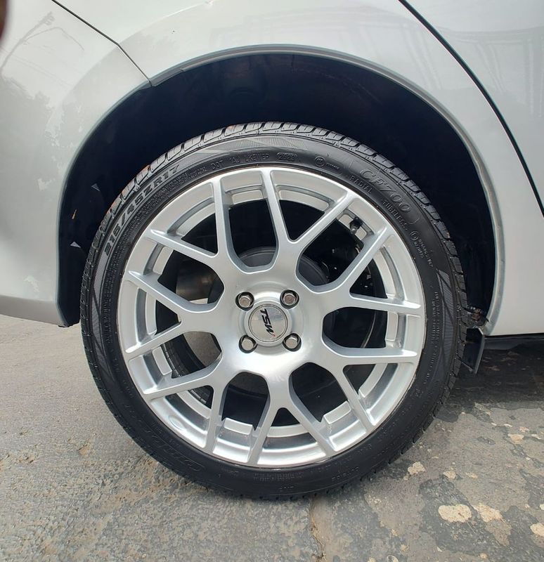 Toyota YARIS XLS 1.5 16V 2018/2019 RENNER AUTOMÓVEIS LAJEADO / Carros no Vale