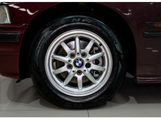 BMW 328i 2.8 SEDAN 24V 1996/1996 PASTORE CAR COLLECTION BENTO GONÇALVES / Carros no Vale