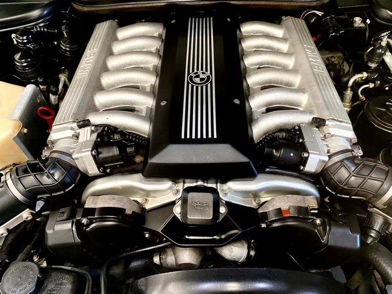 BMW 850Ci 5.0 COUPÉ V12 24V 1993/1993 PASTORE CAR COLLECTION BENTO GONÇALVES / Carros no Vale