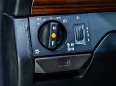 MERCEDES-BENZ E 200 2.0 CLASSIC 1993/1993 PASTORE CAR COLLECTION BENTO GONÇALVES / Carros no Vale