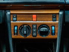 MERCEDES-BENZ E 200 2.0 CLASSIC 1993/1993 PASTORE CAR COLLECTION BENTO GONÇALVES / Carros no Vale