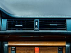 MERCEDES-BENZ E 200 2.0 CLASSIC 1993/1993 PASTORE CAR COLLECTION BENTO GONÇALVES / Carros no Vale