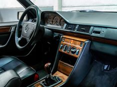 MERCEDES-BENZ E 200 2.0 CLASSIC 1993/1993 PASTORE CAR COLLECTION BENTO GONÇALVES / Carros no Vale