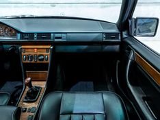 MERCEDES-BENZ E 200 2.0 CLASSIC 1993/1993 PASTORE CAR COLLECTION BENTO GONÇALVES / Carros no Vale