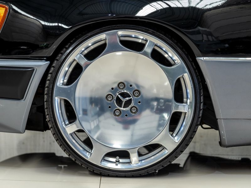 MERCEDES-BENZ E 200 2.0 CLASSIC 1993/1993 PASTORE CAR COLLECTION BENTO GONÇALVES / Carros no Vale