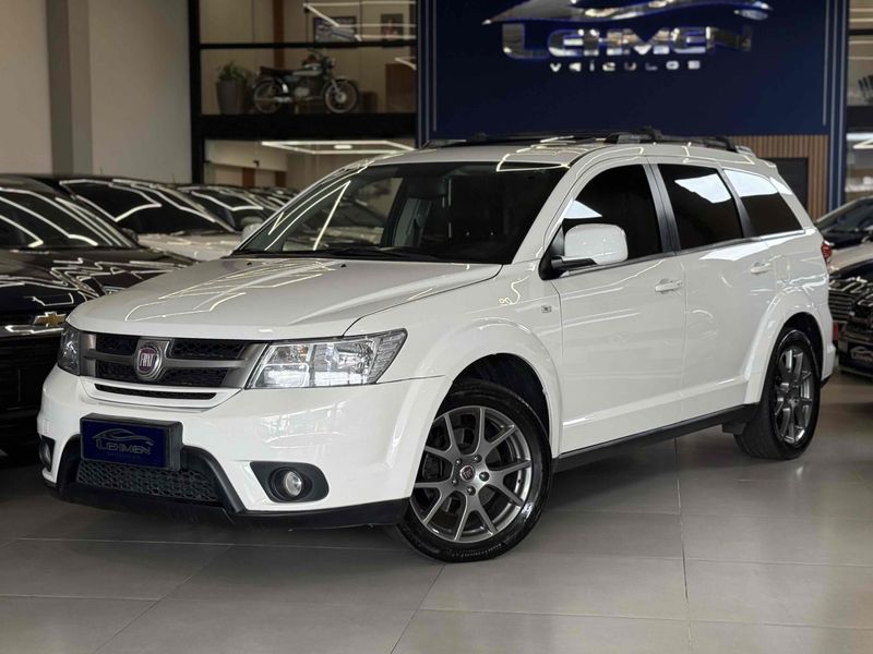 FIAT FREEMONT 2.4 PRECISION 16V 2014/2014 LEHMEN VEÍCULOS VENÂNCIO AIRES / Carros no Vale