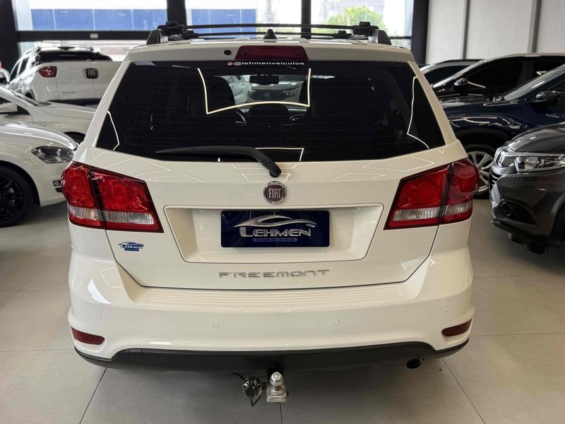 FIAT FREEMONT 2.4 PRECISION 16V 2014/2014 LEHMEN VEÍCULOS VENÂNCIO AIRES / Carros no Vale