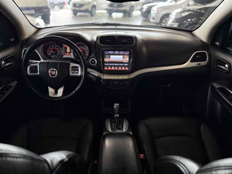 FIAT FREEMONT 2.4 PRECISION 16V 2014/2014 LEHMEN VEÍCULOS VENÂNCIO AIRES / Carros no Vale