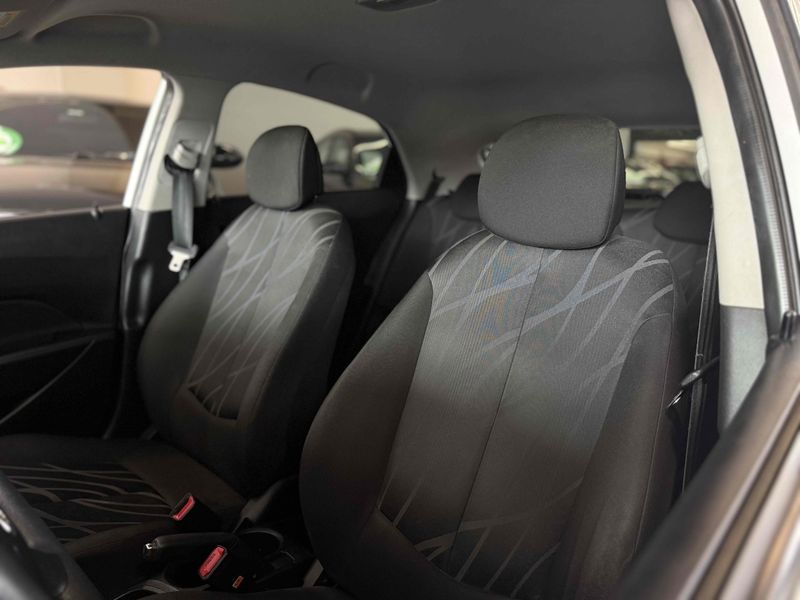 HYUNDAI HB20 1.0 COMFORT 12V 2012/2013 LEHMEN VEÍCULOS VENÂNCIO AIRES / Carros no Vale