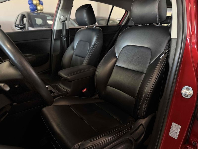 KIA SPORTAGE 2.0 LX 4X2 16V 2017/2018 LEHMEN VEÍCULOS VENÂNCIO AIRES / Carros no Vale