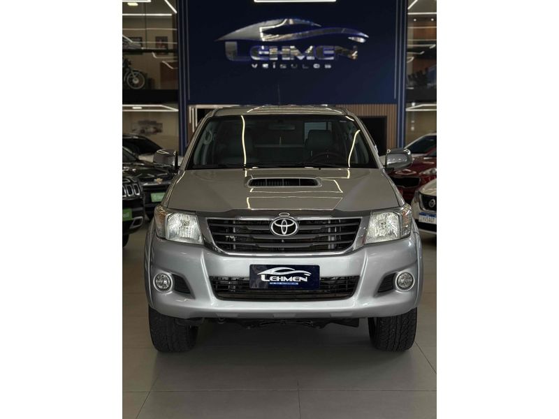 TOYOTA HILUX 3.0 STD 4X4 CD 16V TURBO INTERCOOLER 2013/2014 LEHMEN VEÍCULOS VENÂNCIO AIRES / Carros no Vale TOYOTA HILUX 3.0 STD 4X4 CD 16V TURBO INTERCOOLER 2013/2014 LEHMEN VEÍCULOS VENÂNCIO AIRES / Carros no Vale