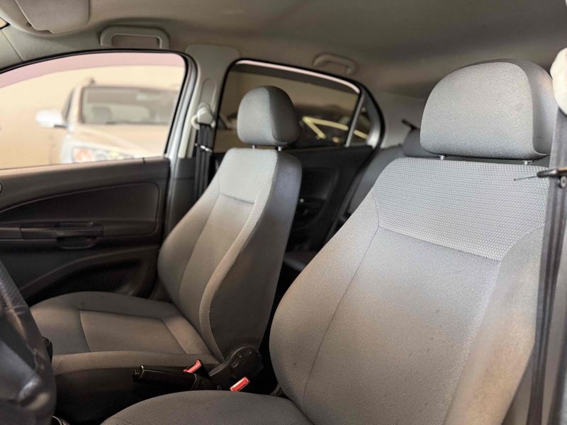 VOLKSWAGEN GOL 1.0 MI 8V G.IV 2009/2009 LEHMEN VEÍCULOS VENÂNCIO AIRES / Carros no Vale