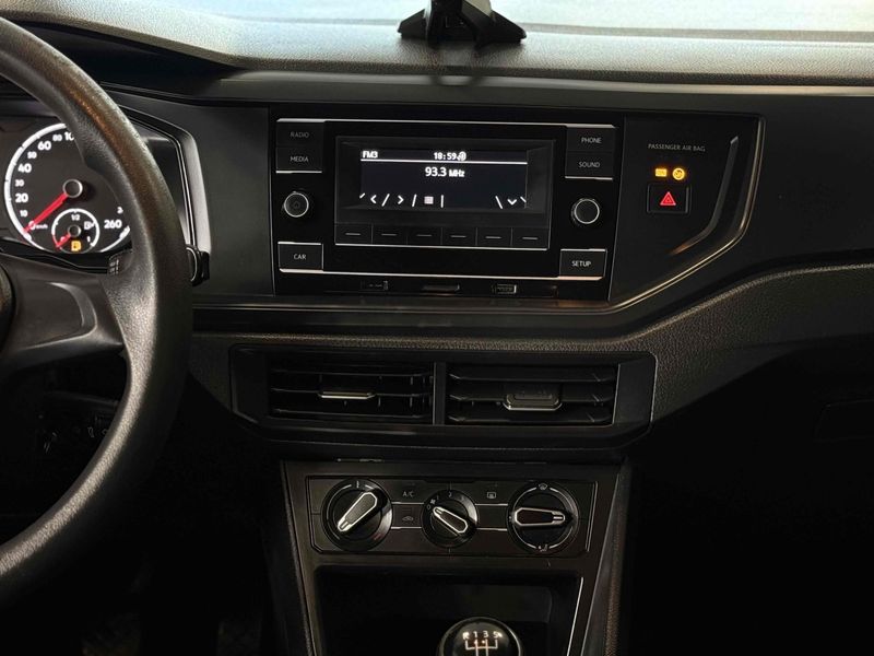 VOLKSWAGEN POLO 1.0 MPI TOTAL 2019/2020 LEHMEN VEÍCULOS VENÂNCIO AIRES / Carros no Vale