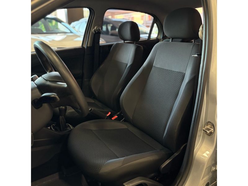 VOLKSWAGEN VOYAGE 1.6 MSI TOTALFLEX 2021/2022 LEHMEN VEÍCULOS VENÂNCIO AIRES / Carros no Vale