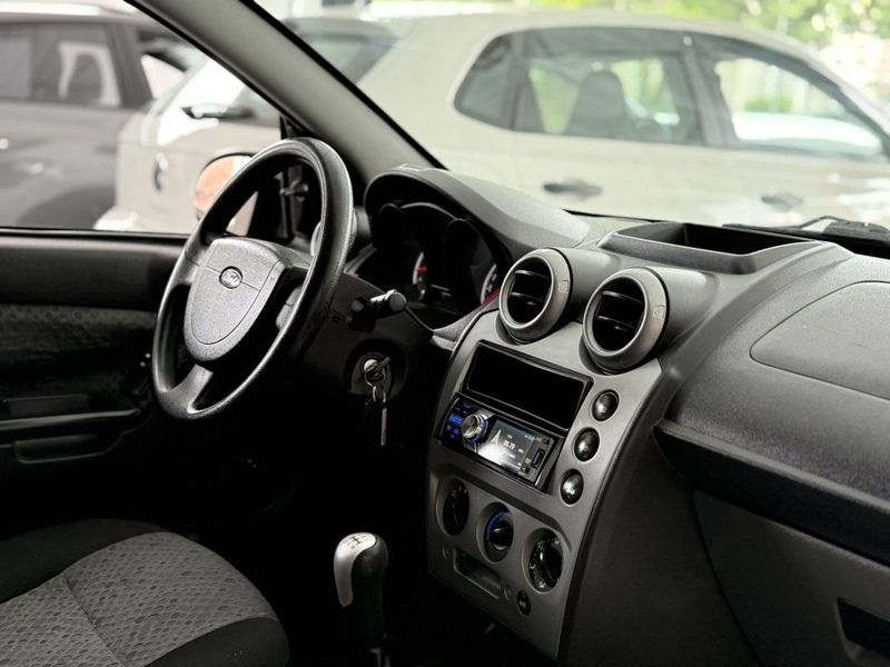 Ford FIESTA HATCH 1.0 2011 SÓ MOTOS E AUTOMÓVEIS SANTA CRUZ DO SUL / Carros no Vale
