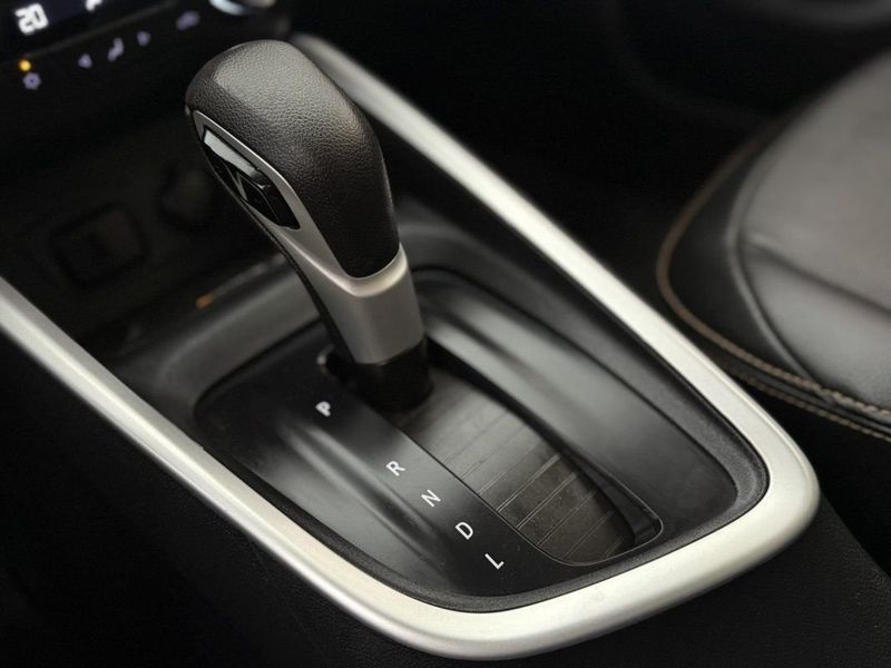 CHEVROLET ONIX HATCH PREMIER II 1.0 TURBO AT6 2024 SÓ MOTOS E AUTOMÓVEIS SANTA CRUZ DO SUL / Carros no Vale CHEVROLET ONIX HATCH PREMIER II 1.0 TURBO AT6 2024 SÓ MOTOS E AUTOMÓVEIS SANTA CRUZ DO SUL / Carros no Vale