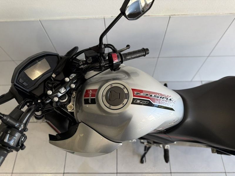 Honda Motos CB 250F TWISTER CBS 2021 SÓ MOTOS E AUTOMÓVEIS SANTA CRUZ DO SUL / Carros no Vale
