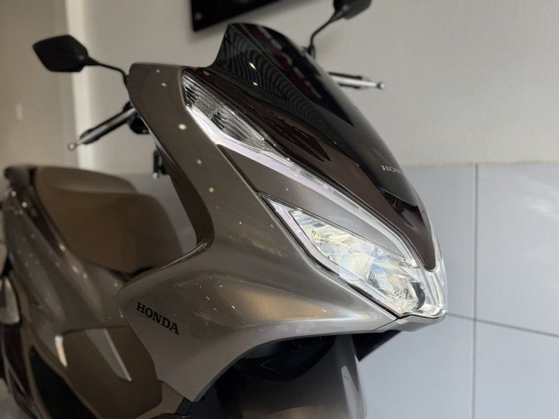 Honda PCX 150 DLX ABS CVT 2022 SÓ MOTOS E AUTOMÓVEIS SANTA CRUZ DO SUL / Carros no Vale