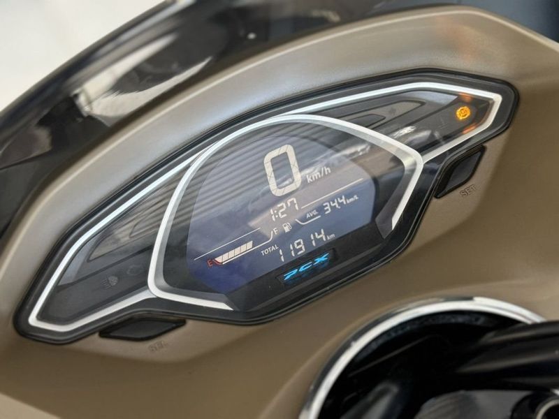 Honda PCX 150 DLX ABS CVT 2022 SÓ MOTOS E AUTOMÓVEIS SANTA CRUZ DO SUL / Carros no Vale