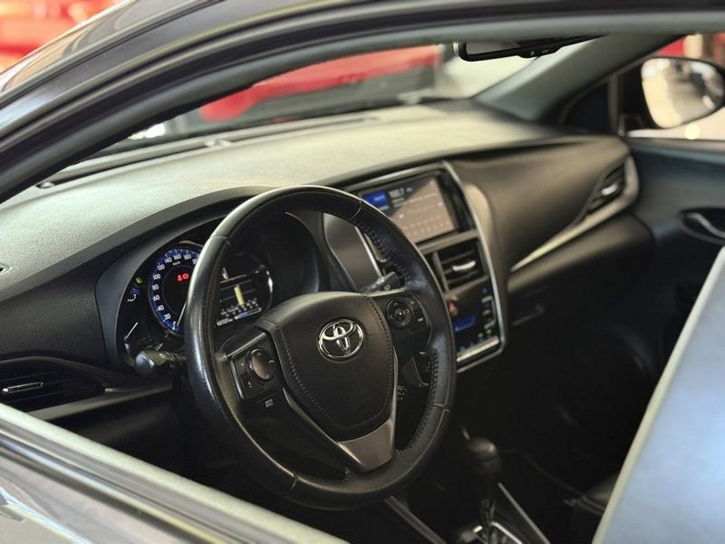 Toyota YARIS HATCH XLS 1.5 CVT 2023 SÓ MOTOS E AUTOMÓVEIS SANTA CRUZ DO SUL / Carros no Vale