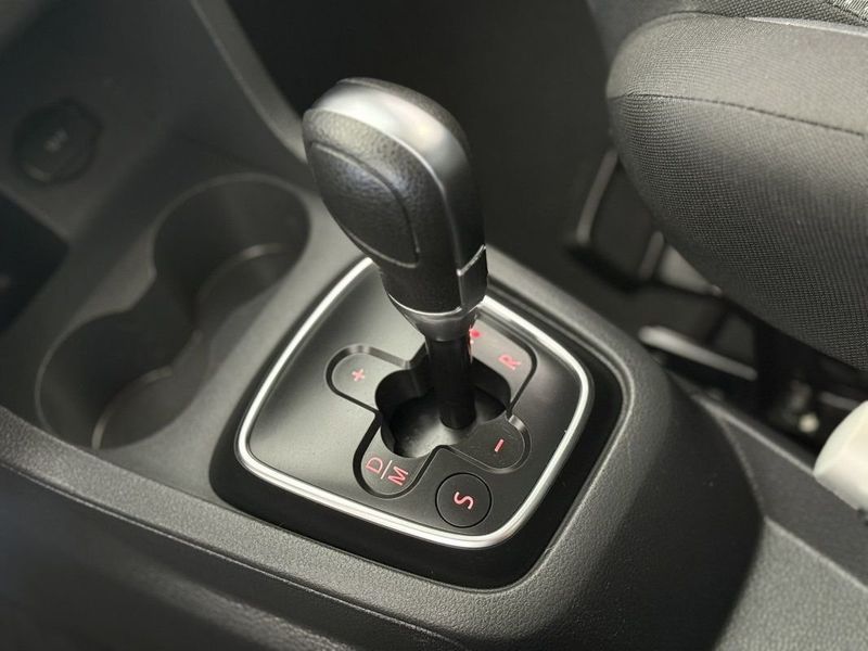 VOLKSWAGEN FOX CONNECT 1.6 2019 SÓ MOTOS E AUTOMÓVEIS SANTA CRUZ DO SUL / Carros no Vale