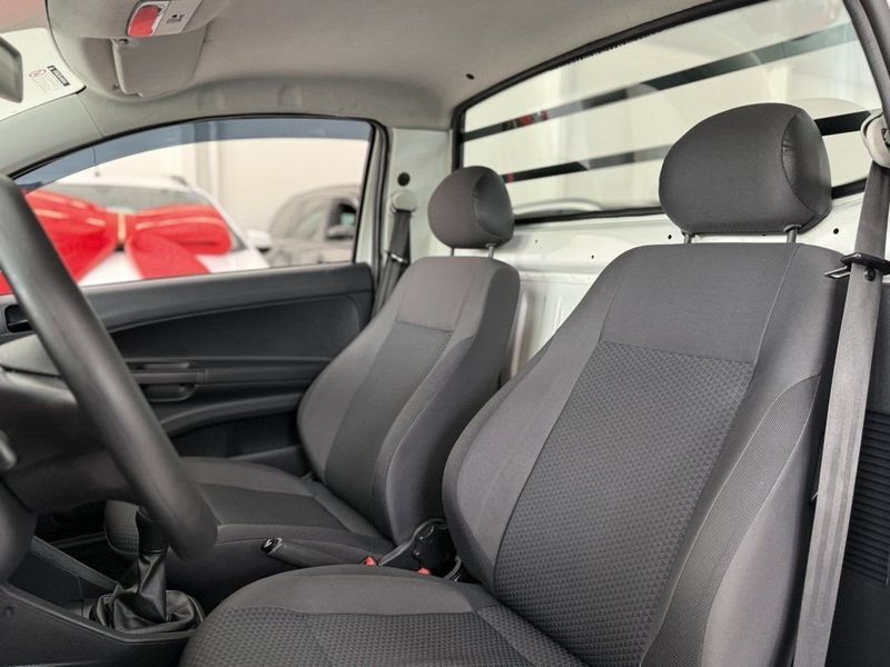 VOLKSWAGEN SAVEIRO ROBUST CS 1.6 2023 SÓ MOTOS E AUTOMÓVEIS SANTA CRUZ DO SUL / Carros no Vale