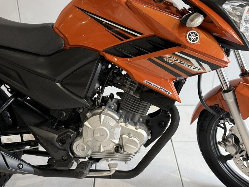 Yamaha YS 150 FAZER SED 2015 SÓ MOTOS E AUTOMÓVEIS SANTA CRUZ DO SUL / Carros no Vale