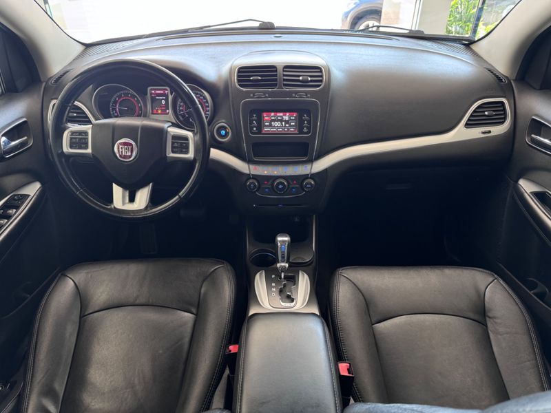 Fiat Freemont Emotion 2.4 2011/2012 COVEL VEICULOS ENCANTADO / Carros no Vale