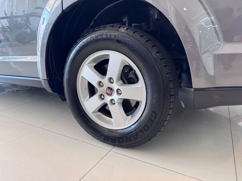 Fiat Freemont Emotion 2.4 2011/2012 COVEL VEICULOS ENCANTADO / Carros no Vale