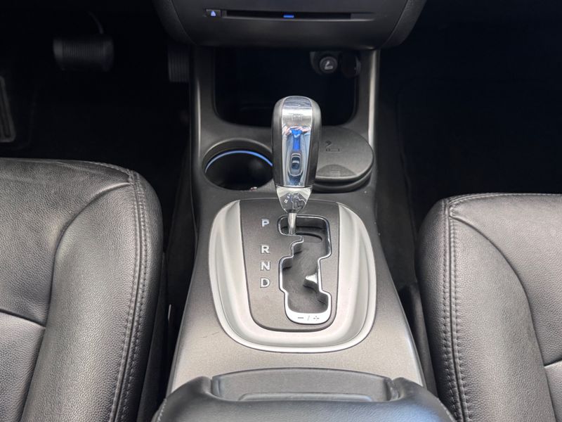 Fiat Freemont Emotion 2.4 2011/2012 COVEL VEICULOS ENCANTADO / Carros no Vale