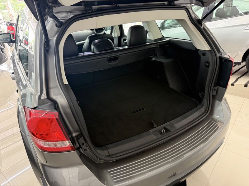 Fiat Freemont Emotion 2.4 2011/2012 COVEL VEICULOS ENCANTADO / Carros no Vale