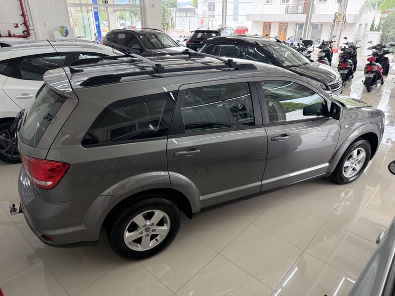 Fiat Freemont Emotion 2.4 2011/2012 COVEL VEICULOS ENCANTADO / Carros no Vale