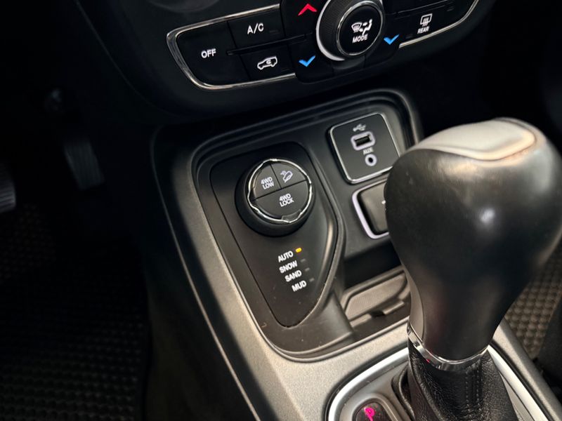 Jeep Compass Longitude 2.0 4×4 Dies 16v 2018/2018 COVEL VEICULOS ENCANTADO / Carros no Vale