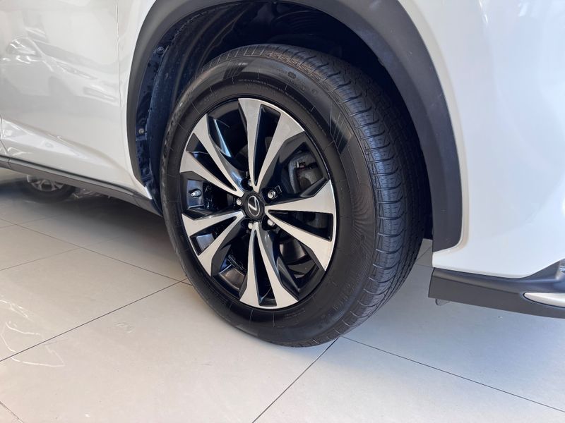 Lexus Nx300 F Sport 2018/2018 COVEL VEICULOS ENCANTADO / Carros no Vale