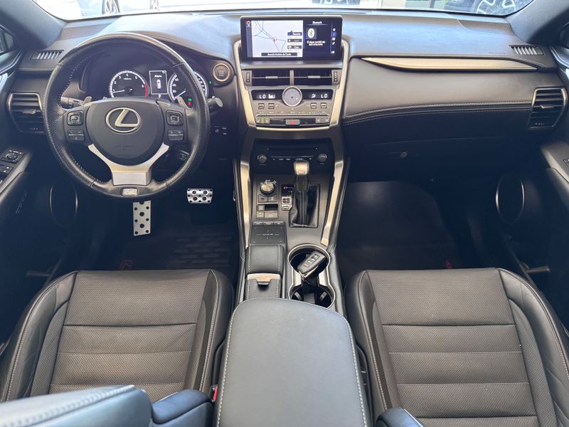 Lexus Nx300 F Sport 2018/2018 COVEL VEICULOS ENCANTADO / Carros no Vale