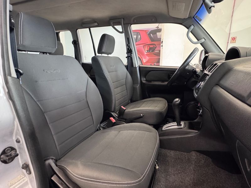 Mitsubishi Pajero Tr4 Fl 2wd Hp 2013/2013 COVEL VEICULOS ENCANTADO / Carros no Vale