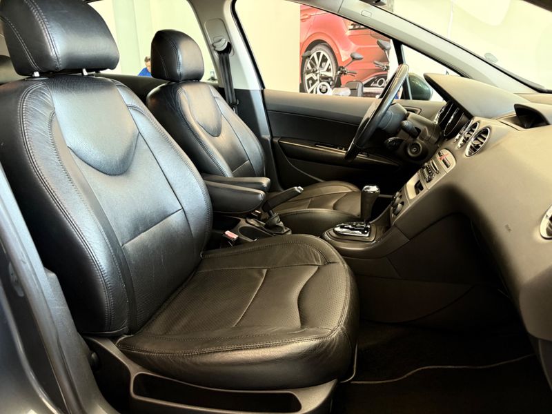 Peugeot 408 Allure 2.0 16v 2011/2012 COVEL VEICULOS ENCANTADO / Carros no Vale