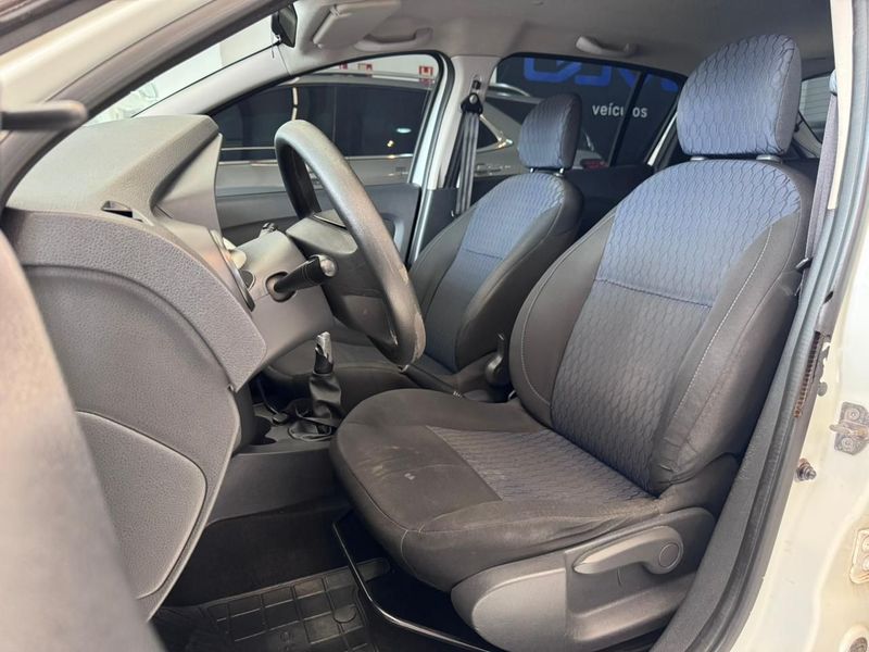 Renault Sandero Expression 1.0 16v Hi Mec. 2016/2017 COVEL VEICULOS ENCANTADO / Carros no Vale
