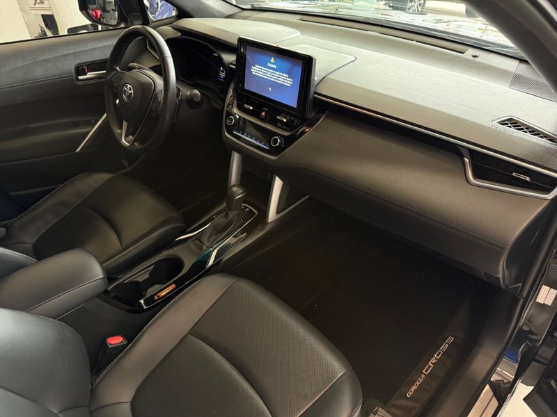 Toyota Corolla Cross Xre 2.0 16v 2023/2024 COVEL VEICULOS ENCANTADO / Carros no Vale